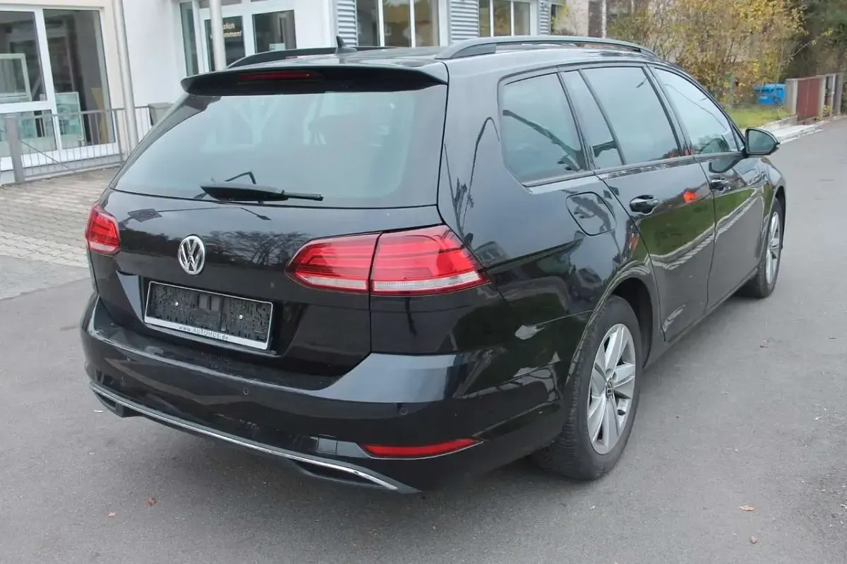 Second-hand VW Golf VII 150 CP (110 kW) 2020 Negru Break