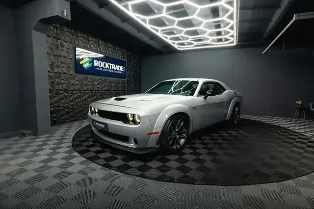 Second-hand Dodge Challenger 379 CP (278 kW) 2024 Argintiu Coupe
