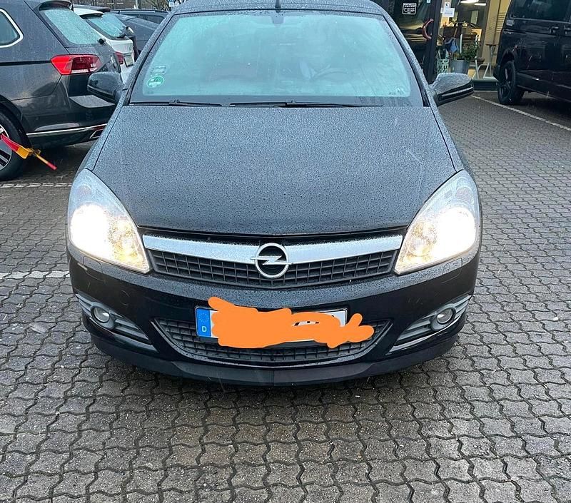 Schwarz Gebraucht 2010 Opel Astra Cabriolet Cabrio | 3.500 € (Guter Preis) - Bild 1/4