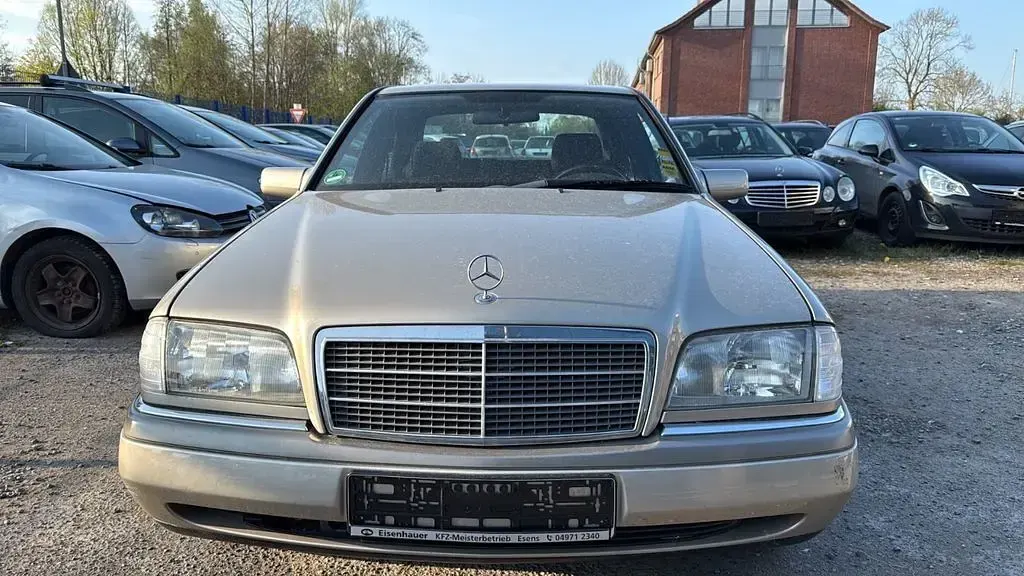 Gebraucht Mercedes C220 Elegance 150 PS (110 kW) 1993 Silber Limousine