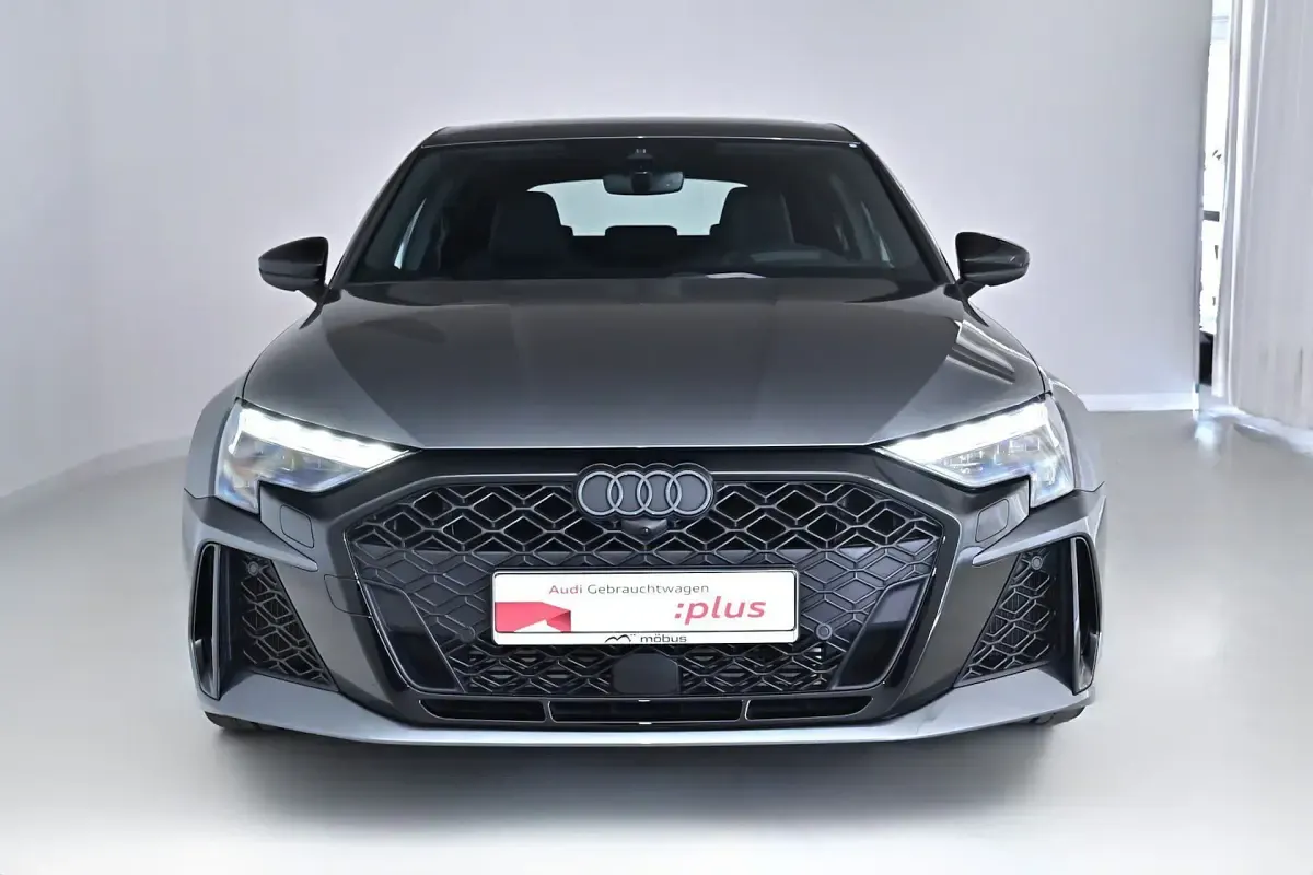 Gebraucht Audi RS3 Sportback Ambiente 400 PS (294 kW) 2025 Daytonagrau perleffekt Kleinwagen