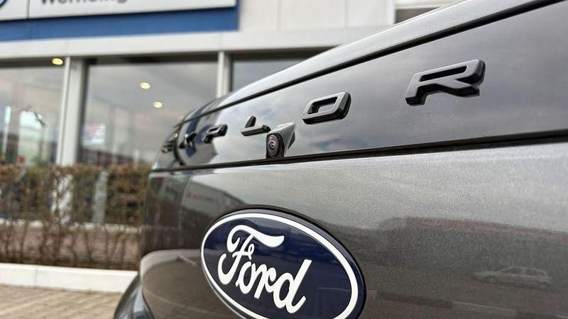 Gebraucht Ford Explorer 210 kW (286 PS) 2024 Grau SUV