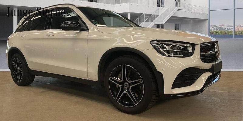 Unilack polarweiß Gebraucht 2021 Mercedes GLC200 AMG SUV | 39.750 € (Guter Preis) - Bild 1/4