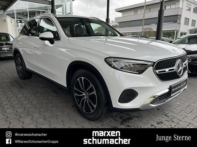 Gebraucht Mercedes GLC220 Avantgarde 197 PS (144 kW) 2024 Manufaktur lack manufaktur opa SUV