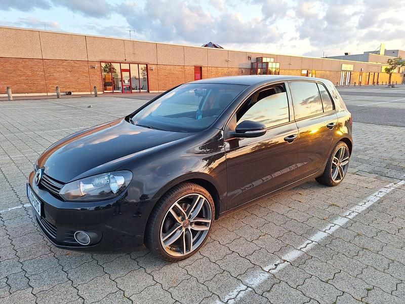 Schwarz Gebraucht 2009 VW Golf VI Comfortline Limousine | 5.490 € (Etwas zu teuer) - Bild 1/4