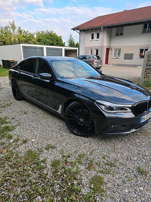 Grau Gebraucht 2017 BMW 730 Limousine | 29.999 € (Superpreis) - Bild 1/4