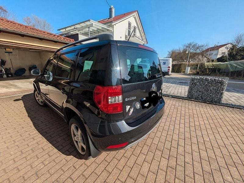 Gebraucht Skoda Yeti Active 150 PS (110 kW) 2016 Schwarz SUV