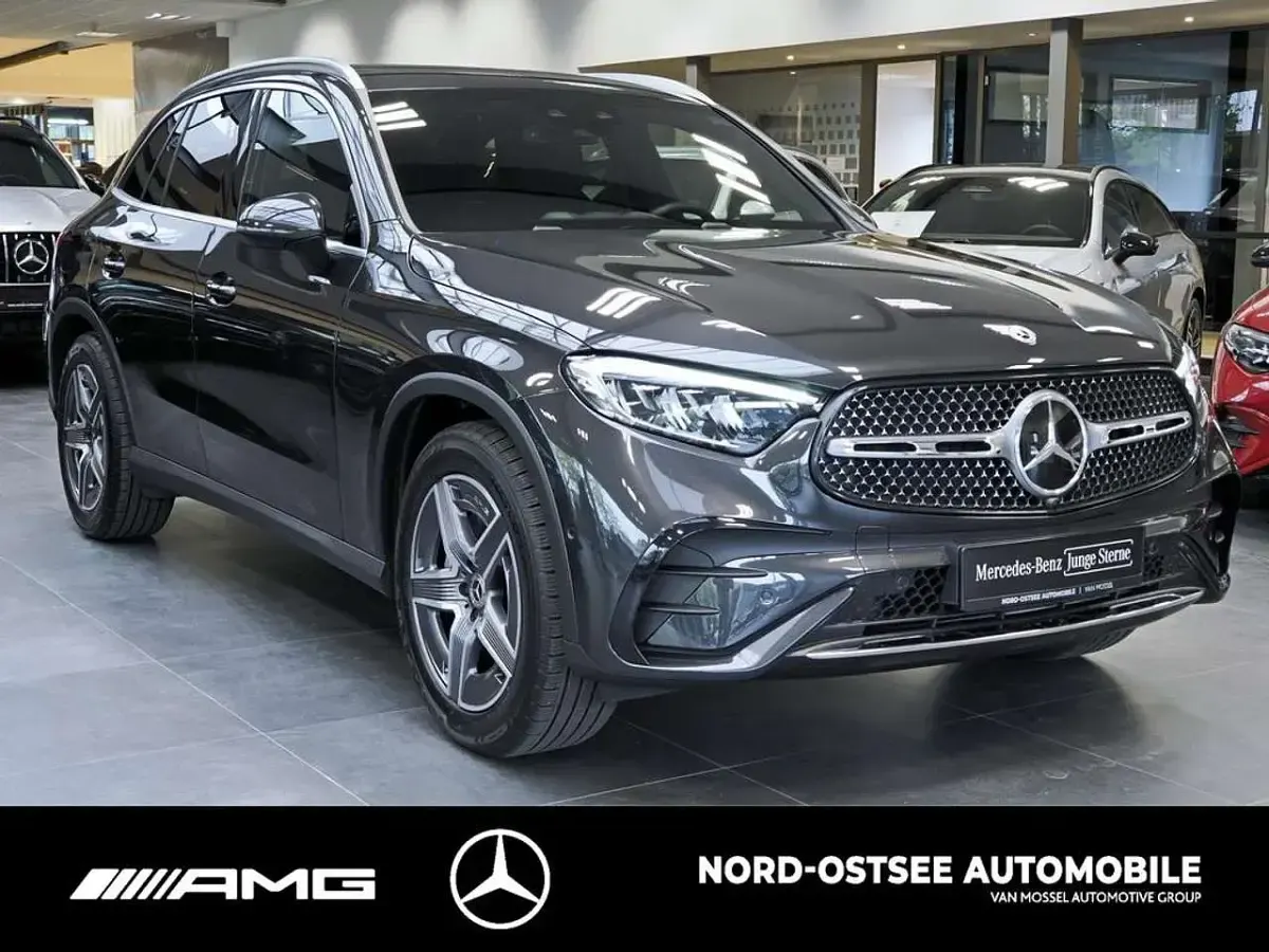 Gebraucht Mercedes GLC300 AMG 269 PS (197 kW) 2025 Graphitgrau metallic SUV