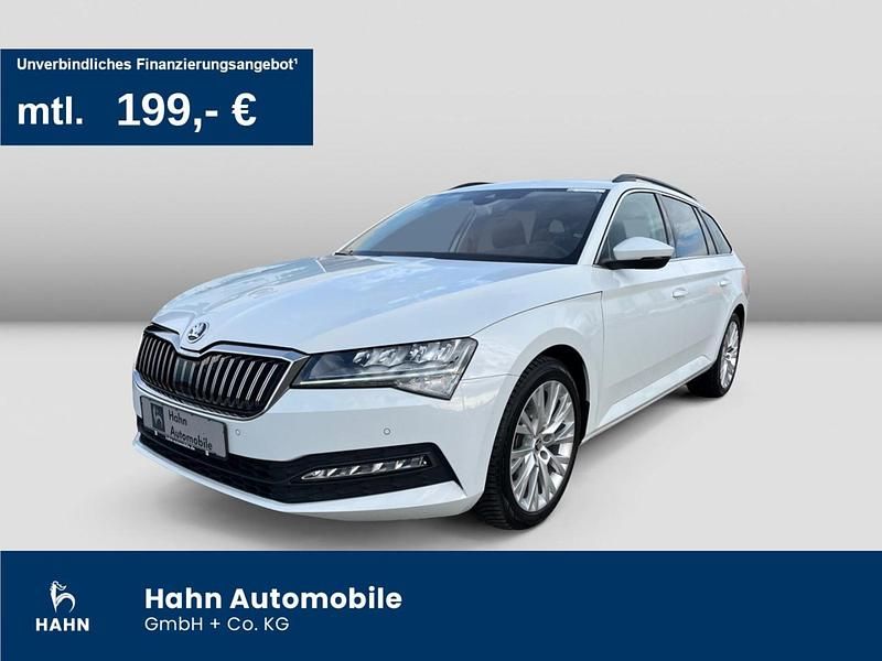 Gebraucht Skoda Superb Ambition 150 PS (110 kW) 2023 Moonweiss metallic Kombi