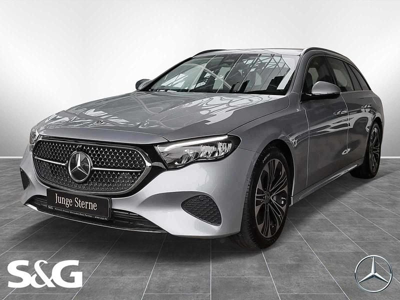 Gebraucht Mercedes E300 Avantgarde 204 PS (150 kW) 2024 Metalliclack hightechsilber Kombi