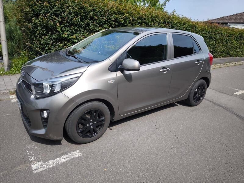 Grau Gebraucht 2019 Kia Picanto DREAM-TEAM Edition Kleinwagen | 8.900 € (Guter Preis) - Bild 1/4