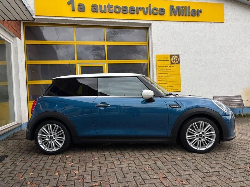 Gebraucht Mini Cooper 136 PS (100 kW) 2023 Blau Kleinwagen