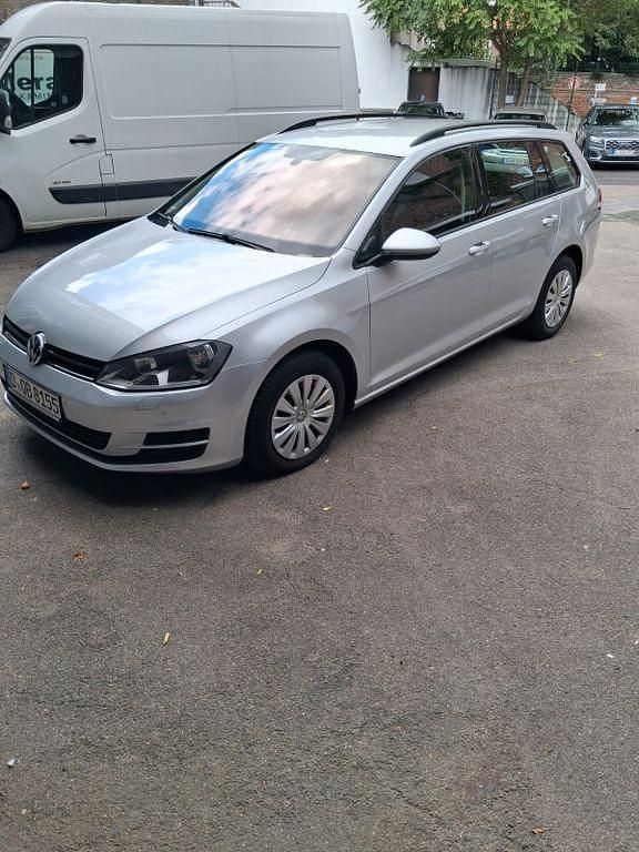 Silber Gebraucht 2015 VW Golf VII Trendline Kombi | 7.250 € (Guter Preis) - Bild 1/4