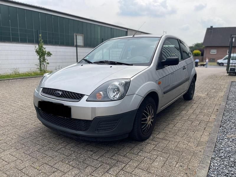 Silber Gebraucht 2006 Ford Fiesta Kleinwagen | 600 € (Superpreis) - Bild 1/4