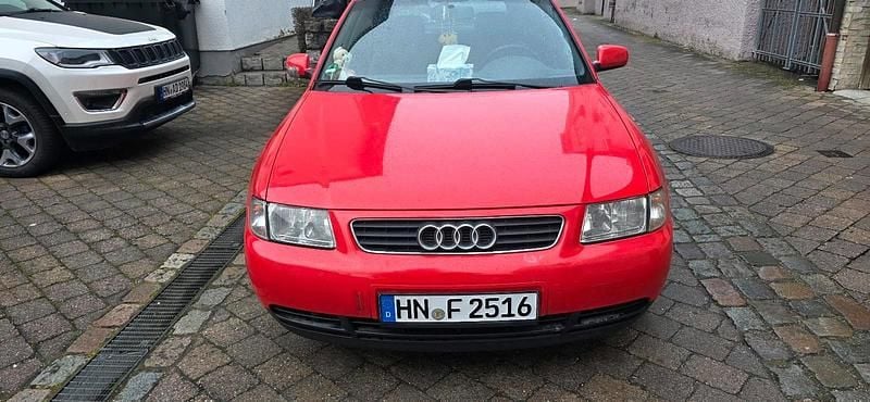 Rot Gebraucht 2000 Audi A3 Kleinwagen | 900 € (Superpreis) - Bild 1/4