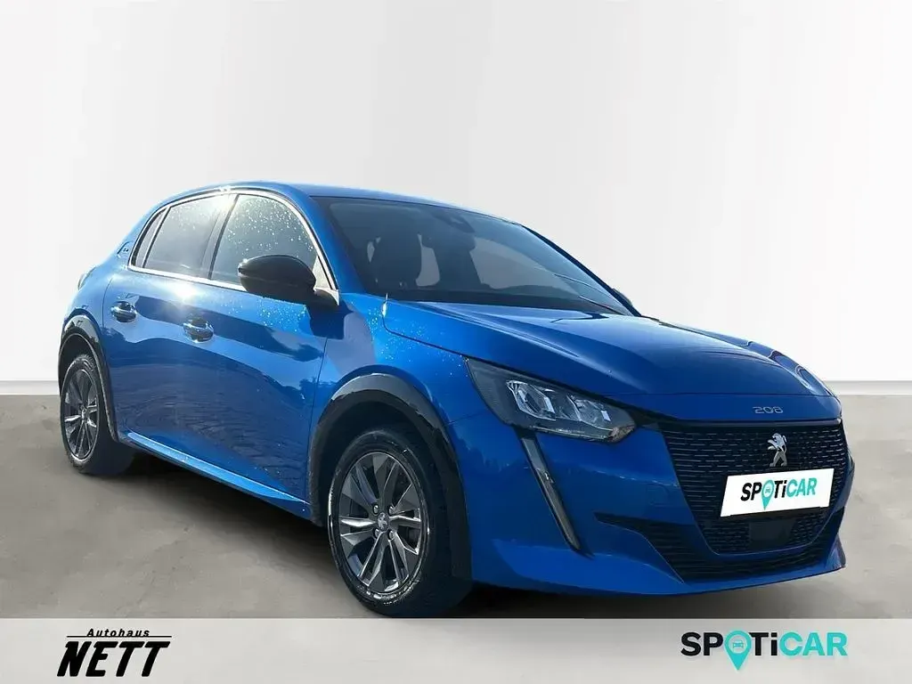 Gebraucht Peugeot e-208 Allure+ 100 kW (136 PS) 2023 Blau Kleinwagen