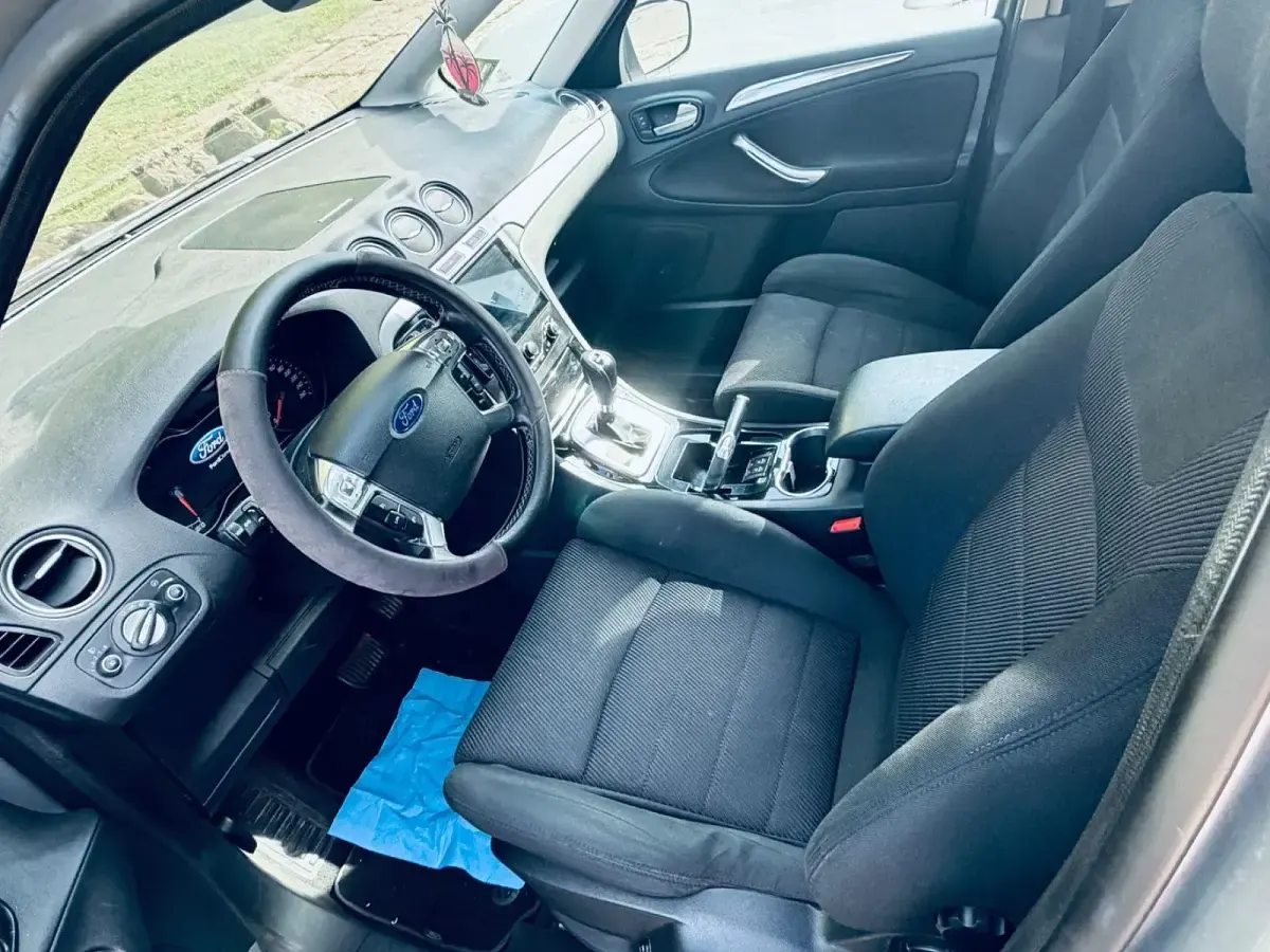 Gebraucht Ford S-MAX S 140 PS (102 kW) 2011 Silber Van / Kleinbus