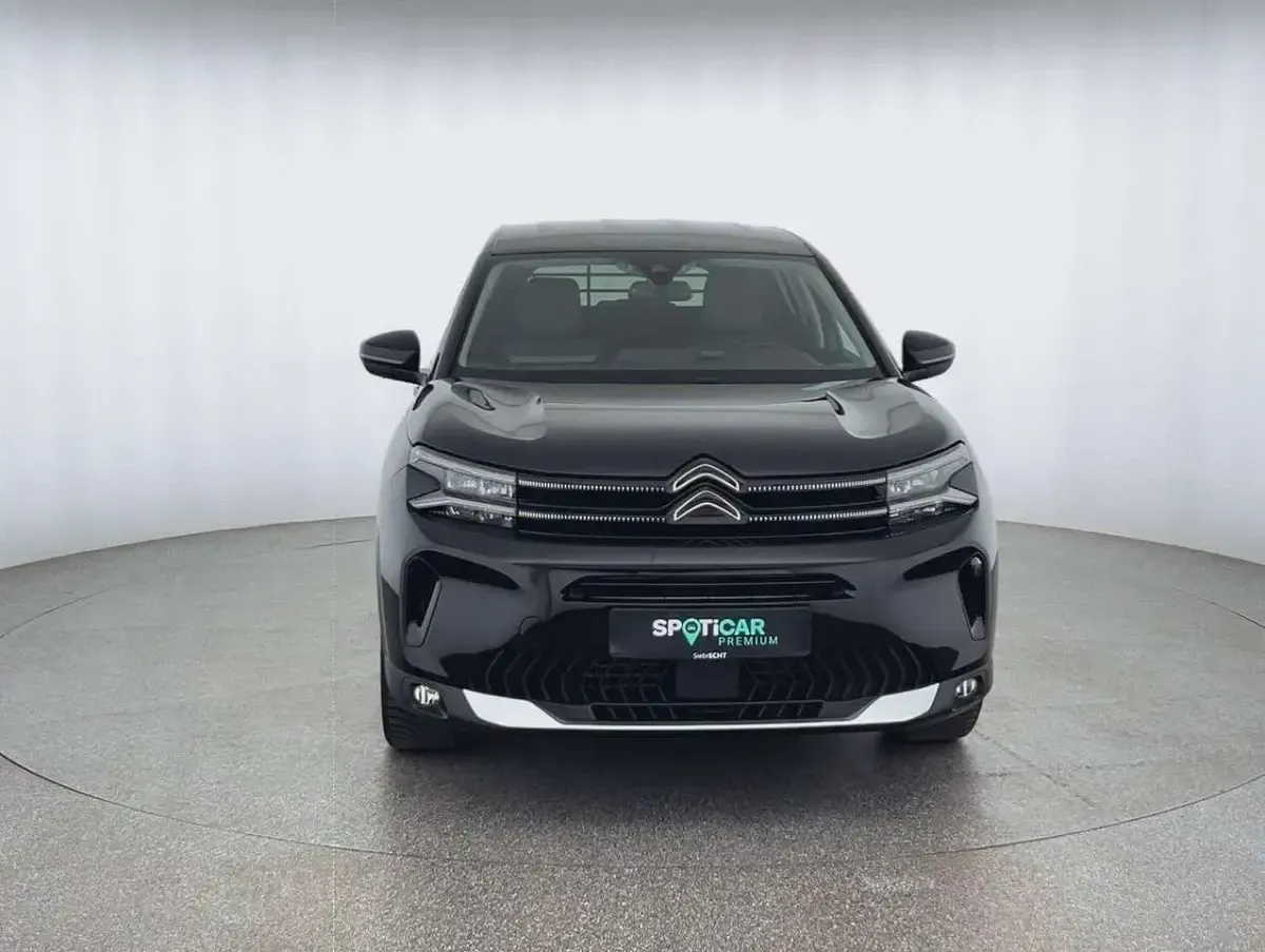 Gebraucht Citroën C5 Aircross PureTech 131 PS (96 kW) 2023 Lackierung schwarz perla nera/ SUV