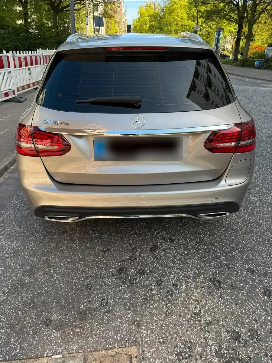 Gebraucht Mercedes 300 AMG line 306 PS (225 kW) 2020 Grau Kombi