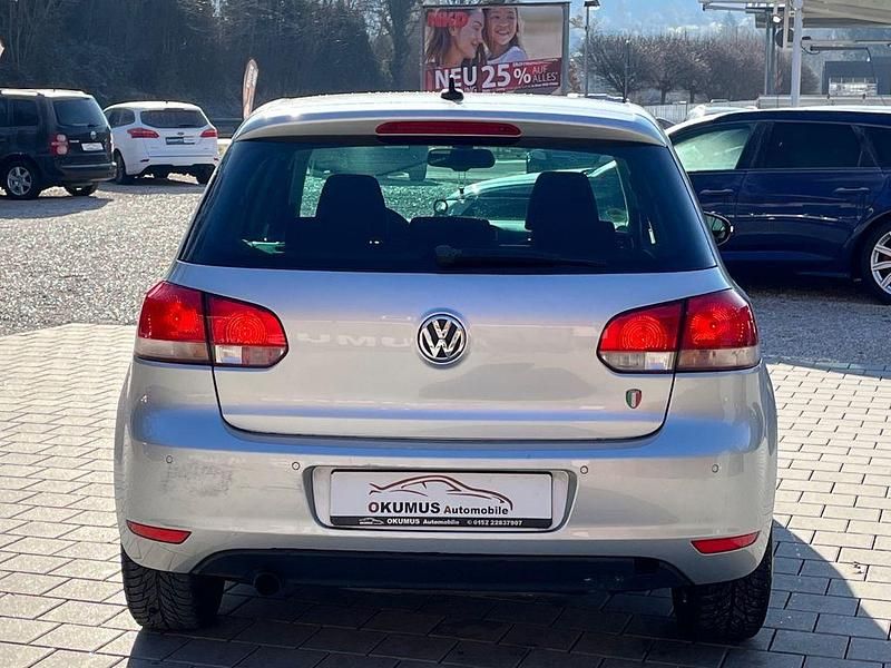 Gebraucht VW Golf VII Style 105 PS (77 kW) 2012 Silber Limousine