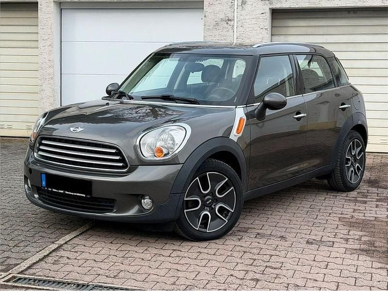 Braun Gebraucht 2011 Mini Cooper D Countryman SUV | 4.600 € - Bild 1/4