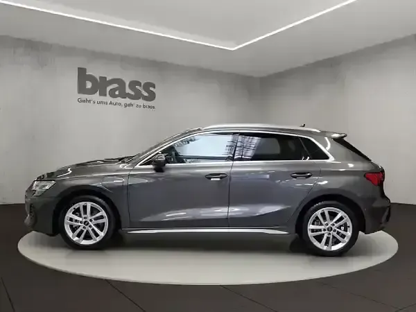 Gebraucht Audi A3 Ambiente 204 PS (150 kW) 2025 Daytonagrau perleffekt Limousine
