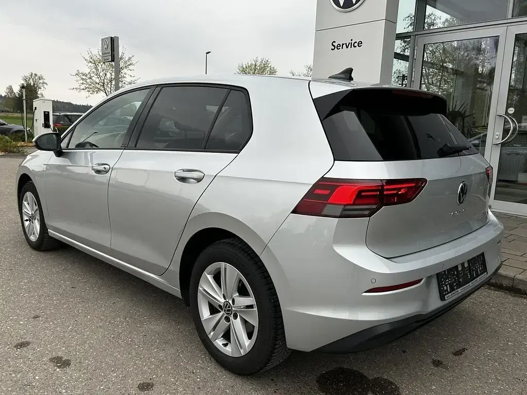 Gebraucht VW Golf VIII Active 116 PS (85 kW) 2023 Silber Limousine