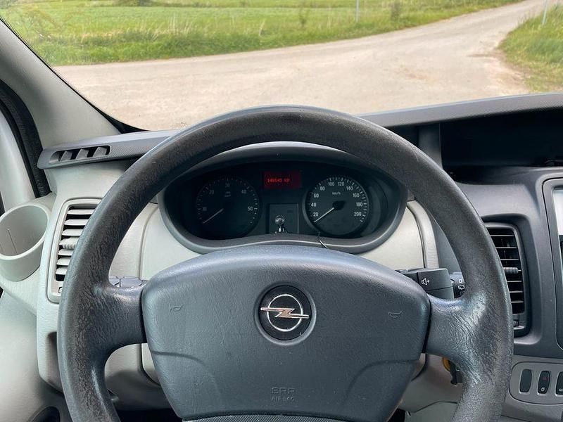 Gebraucht Opel Vivaro 114 PS (83 kW) 2012 Weiß Van / Kleinbus