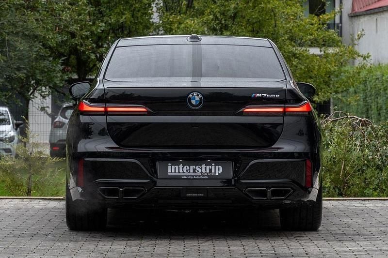 Gebraucht BMW M760e Executive 571 PS (419 kW) 2025 Schwarz Limousine
