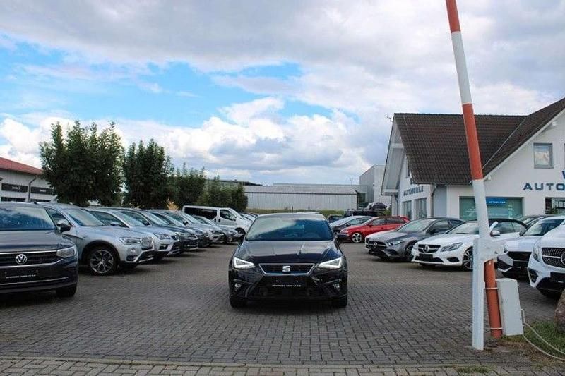 Mitternachtsschwarz Gebraucht 2022 Seat Ibiza Black Edition Kleinwagen | 14.900 € (Fairer Preis) - Bild 1/4