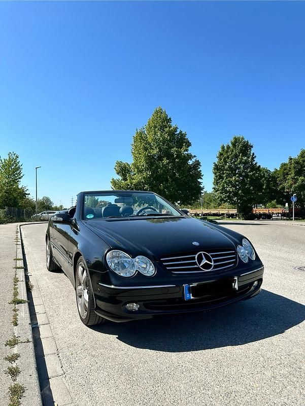 Schwarz Gebraucht 2004 Mercedes CLK320 Cabrio | 8.100 € (Fairer Preis) - Bild 1/4