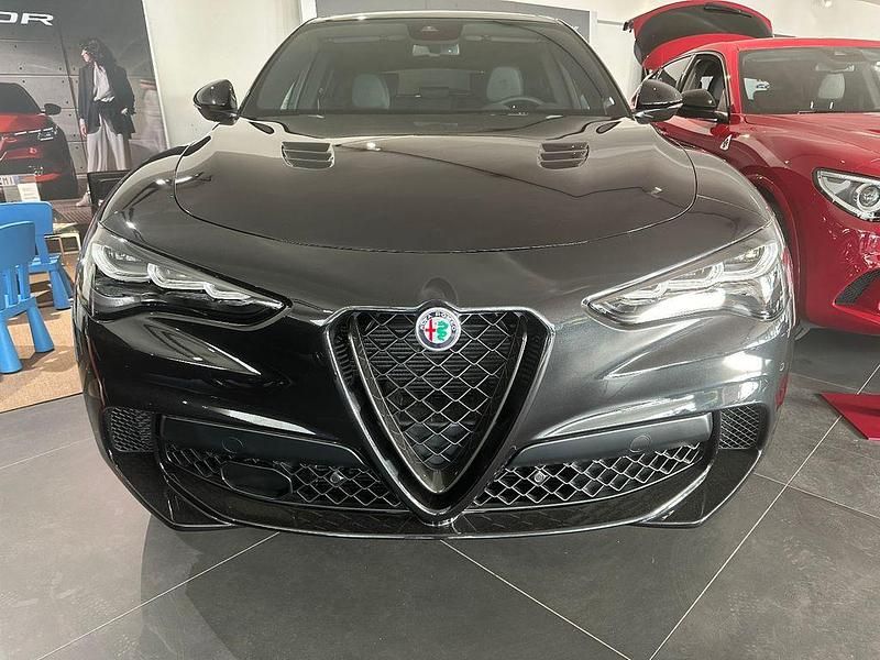 Neu Alfa Romeo Stelvio Quadrifoglio 519 PS (381 kW) 2025 Schwarz SUV