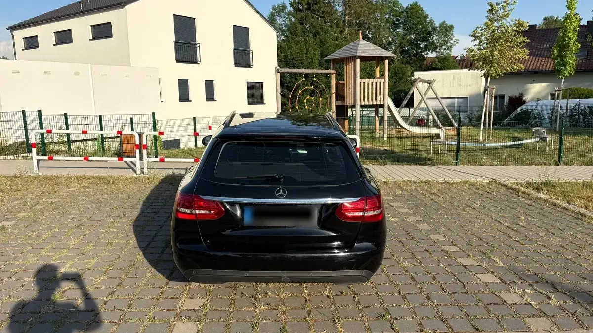 Gebraucht Mercedes C220 170 PS (125 kW) 2016 Schwarz Limousine