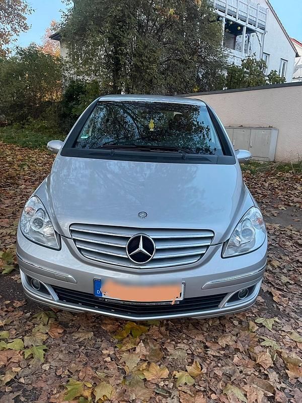 Silber Gebraucht 2007 Mercedes B180 Van / Kleinbus | 5.500 € (Fairer Preis) - Bild 1/4