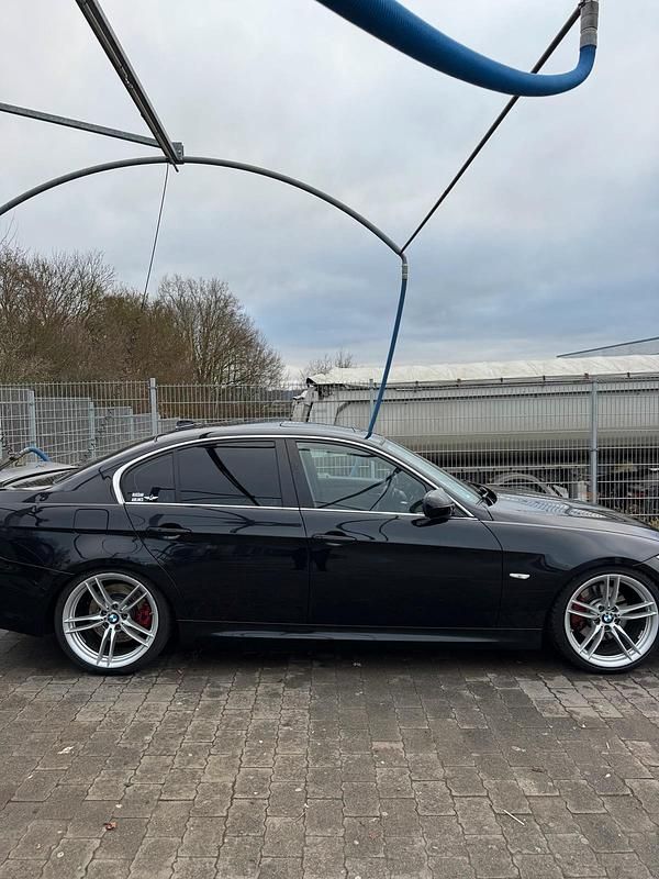 Gebraucht BMW 330 Performance 245 PS (180 kW) 2011 Schwarz Limousine
