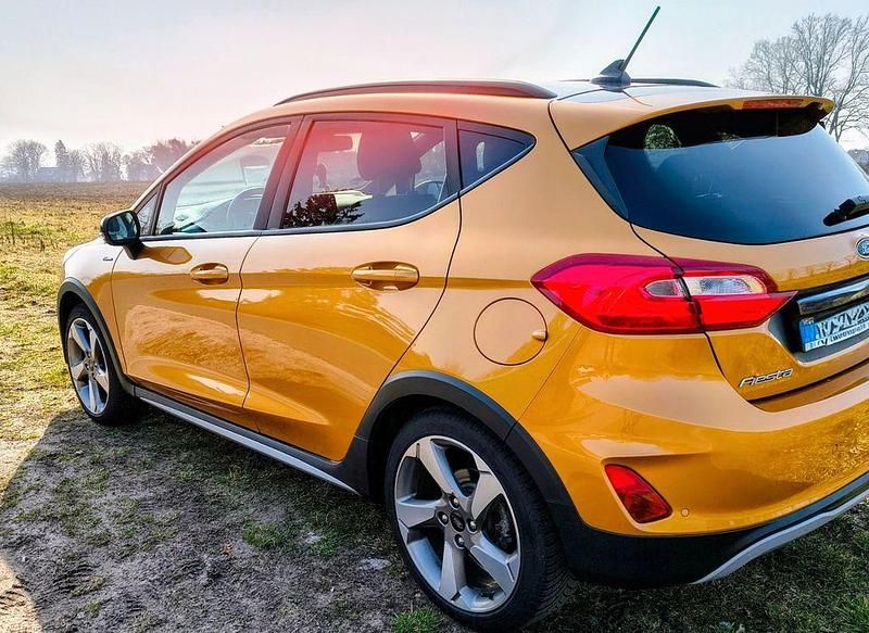 Gebraucht Ford Fiesta Active 125 PS (91 kW) 2018 Gold Kleinwagen