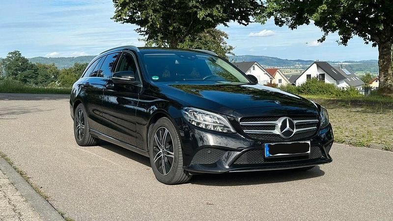 Schwarz Gebraucht 2020 Mercedes C200 Limousine | 17.900 € (Guter Preis) - Bild 1/4
