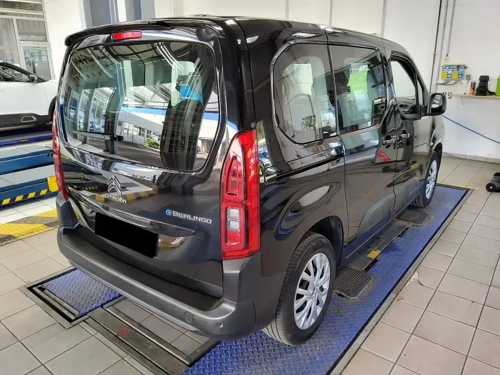 Gebraucht Citroën e-Berlingo Feel 100 kW (136 PS) 2023 Schwarz perla nera/typ aussenv Van / Kleinbus