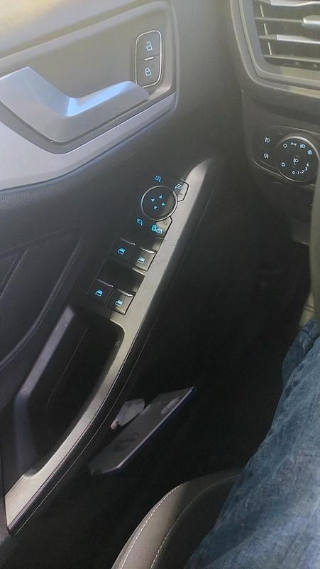 Second-hand Ford Focus 120 CP (88 kW) 2019 Albastru Break