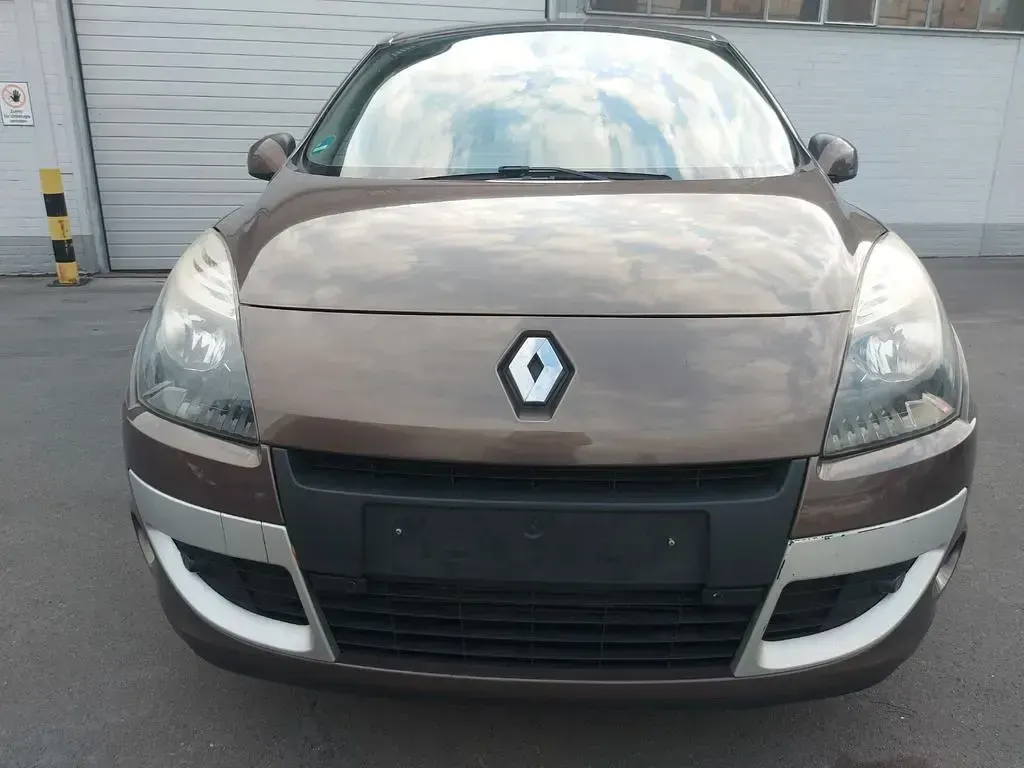 Gebraucht Renault Scénic III Dynamique 106 PS (77 kW) 2011 Braun Van / Kleinbus