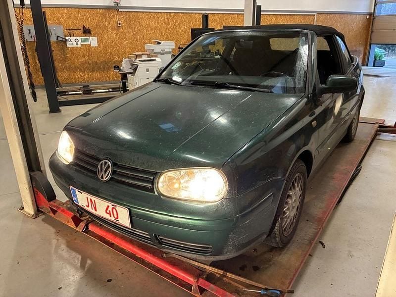 Grün Gebraucht 1998 VW Golf Cabriolet Edition Cabrio | 1.500 € (Superpreis) - Bild 1/4
