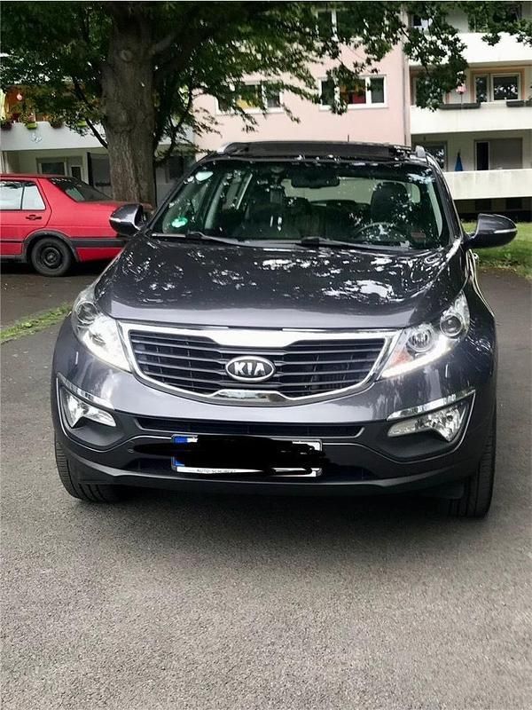 Grau Gebraucht 2011 Kia Sportage SUV | 7.000 € (Etwas zu teuer) - Bild 1/4