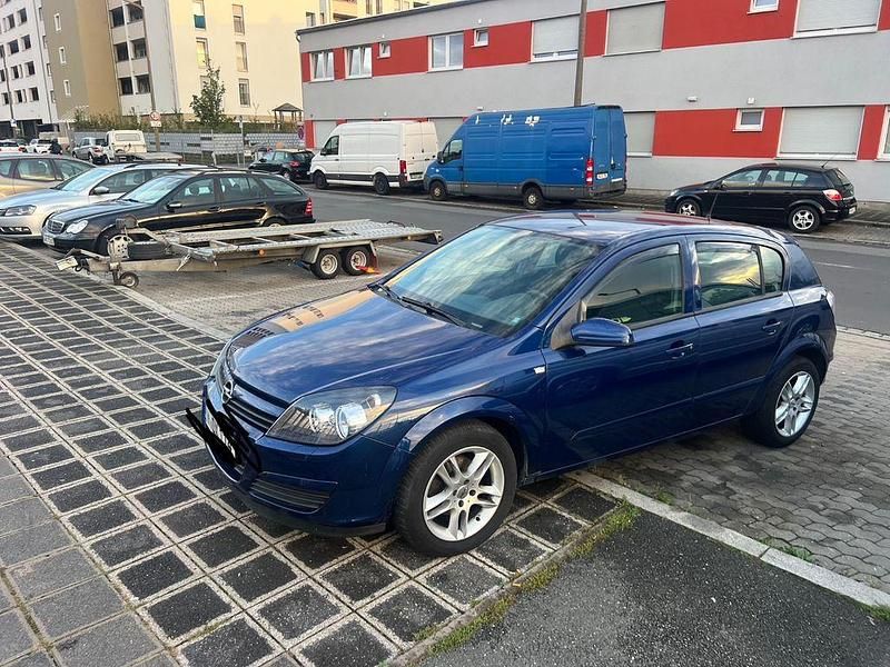 Blau Gebraucht 2005 Opel Astra Edition Limousine | 599 € (Guter Preis) - Bild 1/4