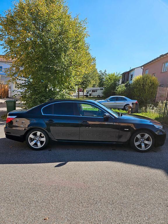 Second-hand BMW 525 Performance 218 CP (160 kW) 2007 Negru Berlinǎ