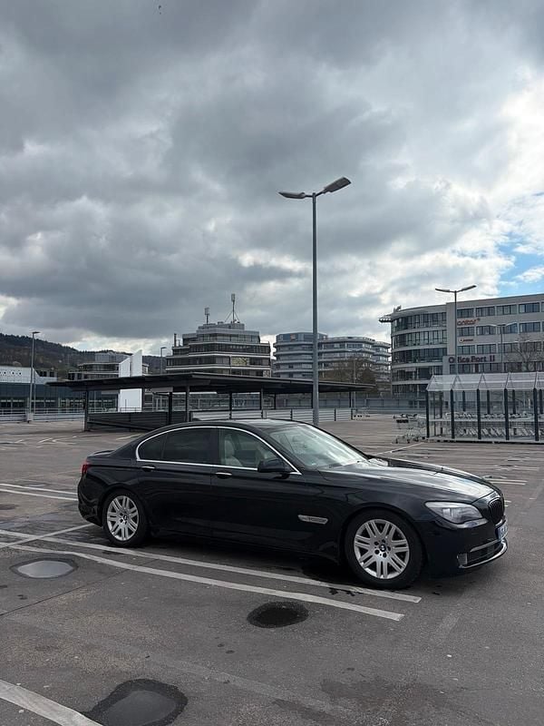 Gebraucht BMW 730 245 PS (180 kW) 2011 Schwarz Limousine
