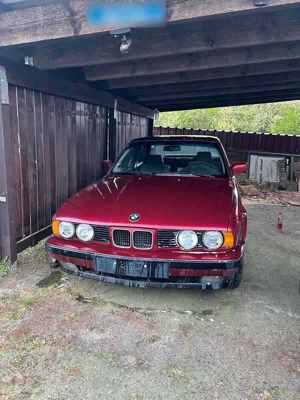 Second-hand BMW 524 115 CP (84 kW) 1990 Roșu Berlinǎ