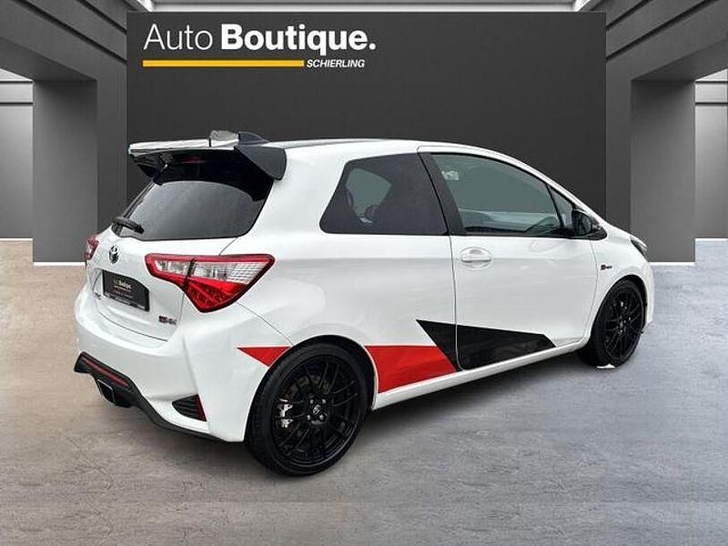 Gebraucht Toyota Yaris Edition 212 PS (155 kW) 2018 Super white Limousine