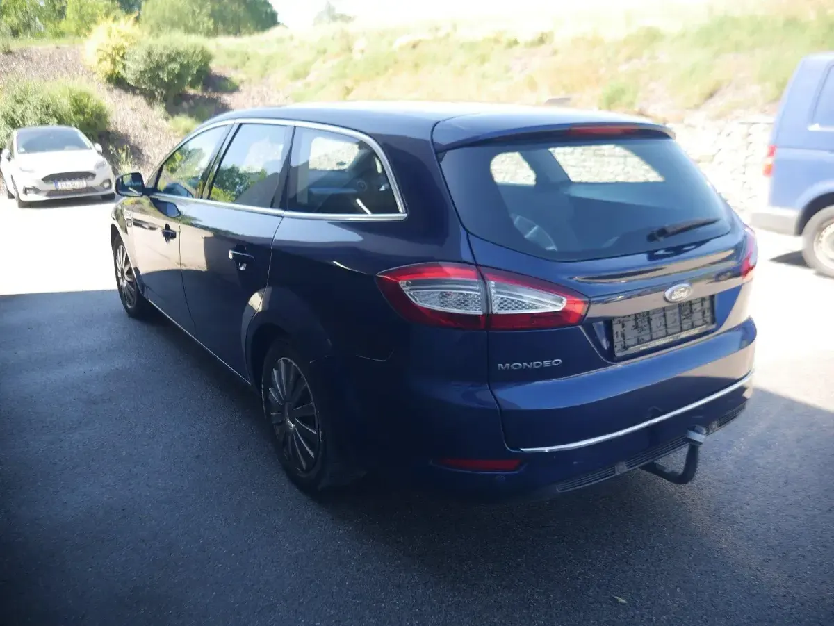 Gebraucht Ford Mondeo Titanium 140 PS (102 kW) 2012 Blau Kombi