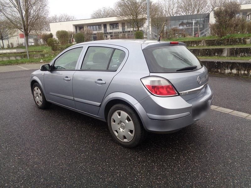 Gebraucht Opel Astra 90 PS (66 kW) 2005 Grau Limousine