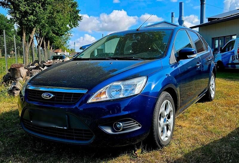 Blau Gebraucht 2011 Ford Focus Limousine | 2.990 € (Fairer Preis) - Bild 1/4